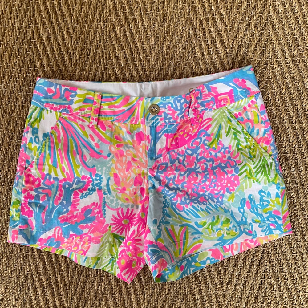 Lilly Pulitzer The Callahan short in rare pattern! Good as new!